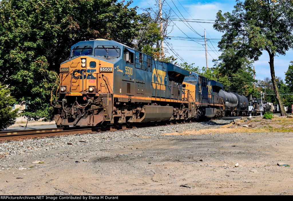 CSX 5500 on M-403